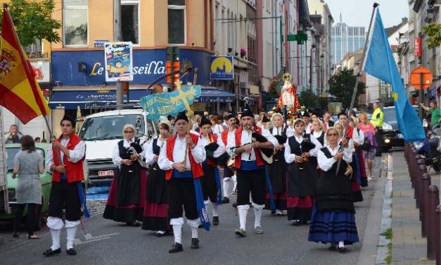 La Santina sale a la calle