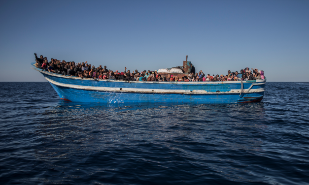 <span style='color:#27509b;font-size:18px;font-weight:500;'>Cine</span><br> Cartas mojadas, la película del año sobre la emigración en el Mediterráneo