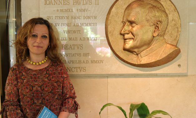 <span style='color:#27509b;font-size:18px;font-weight:500;'>Anteriormente Comisión Episcopal de Migraciones</span><br> La nueva Subcomisión para las Migraciones y Movilidad Humana